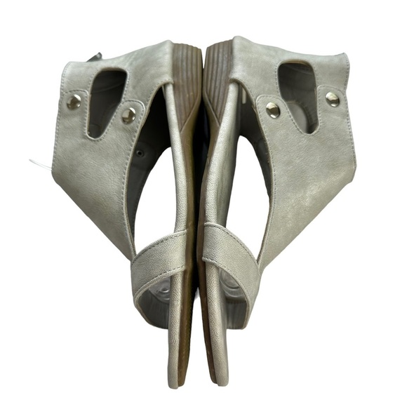 Corkys Sz 9 Women's Silver Pewter Amelia Wedge Sandal - Picture 6 of 10